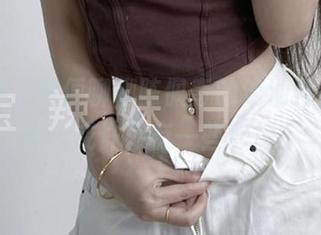 微密圈 – 随便聊聊陈佩奇的泳池合集，照片中或许藏有一些心思？