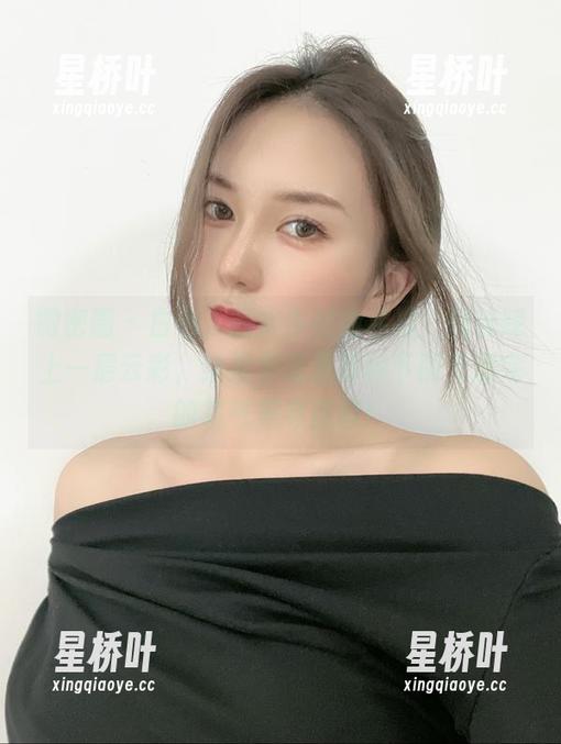 微密圈 - 白色，陈大小姐的私拍，恍若踩上一层云彩，结果发现是那种下雨天湿完的丧气养老床单！