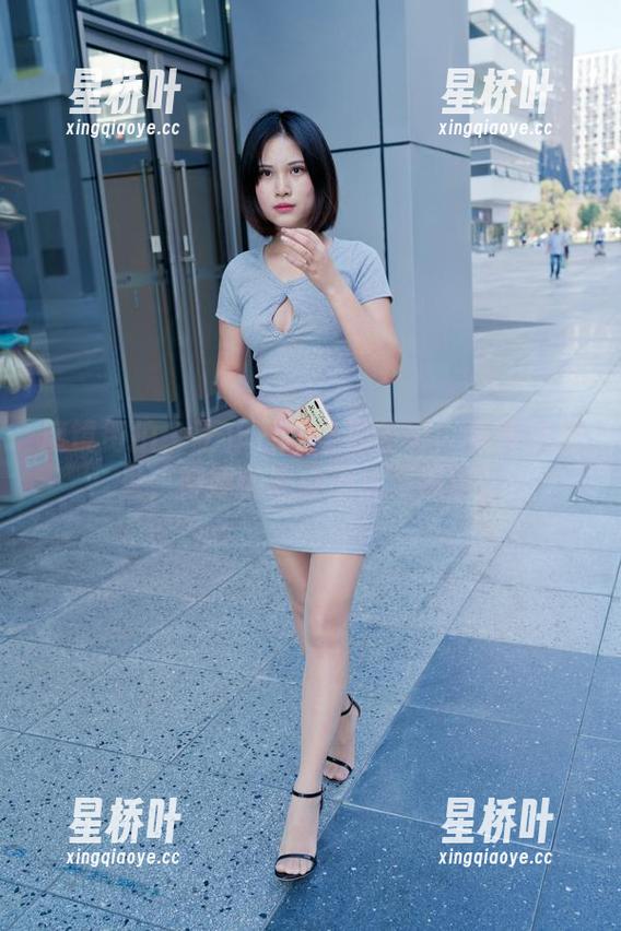魔镜街拍-婷婷 魔镜街拍 - 工作日常多姿多彩:免费图册里,婷婷的黑丝不止是黑丝!