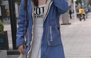 魔镜街拍：走廊里，偶遇制服包臀裙小姐姐的合集，居然让我想起了学生时代！