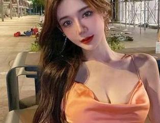 微密圈 – 无圣光也不怕！黎允熙白裙图集：就算光线不对，我的目光依然专注。