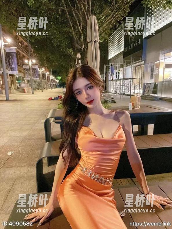 黎允熙 微密圈 - 无圣光也不怕!黎允熙白裙图集:就算光线不对,我的目光依然专注。